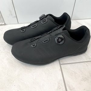 Men’s black Louis Garneau clip in cycling shoes with Boa dial. Size - men’s 11.5